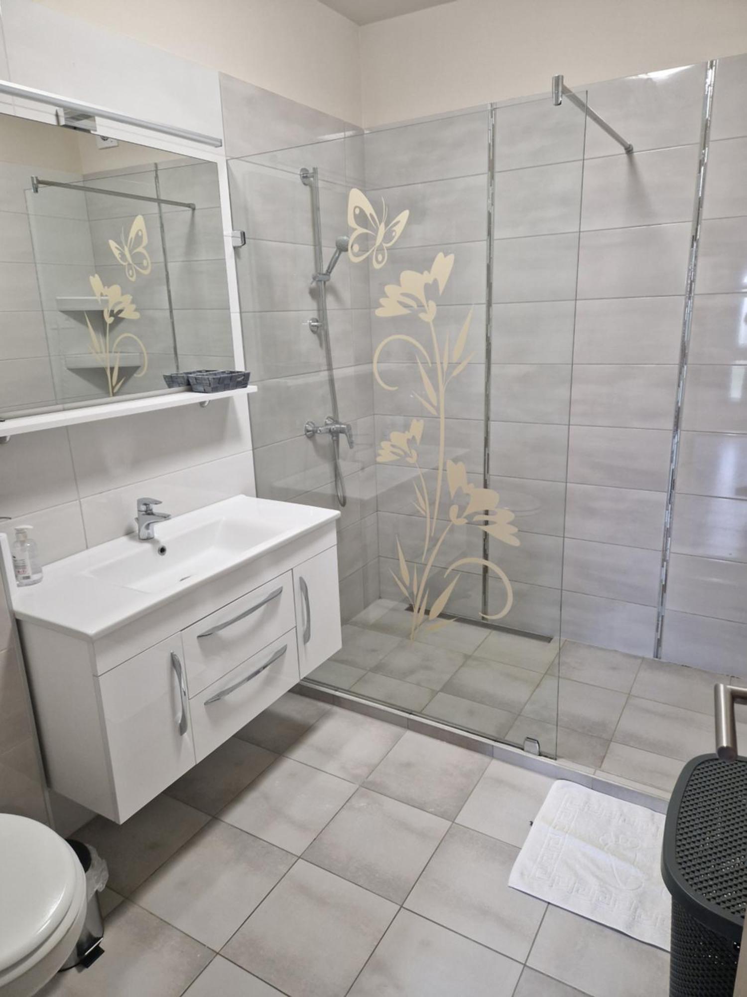 Hajnal Apartman Apartment Szeged Bilik gambar